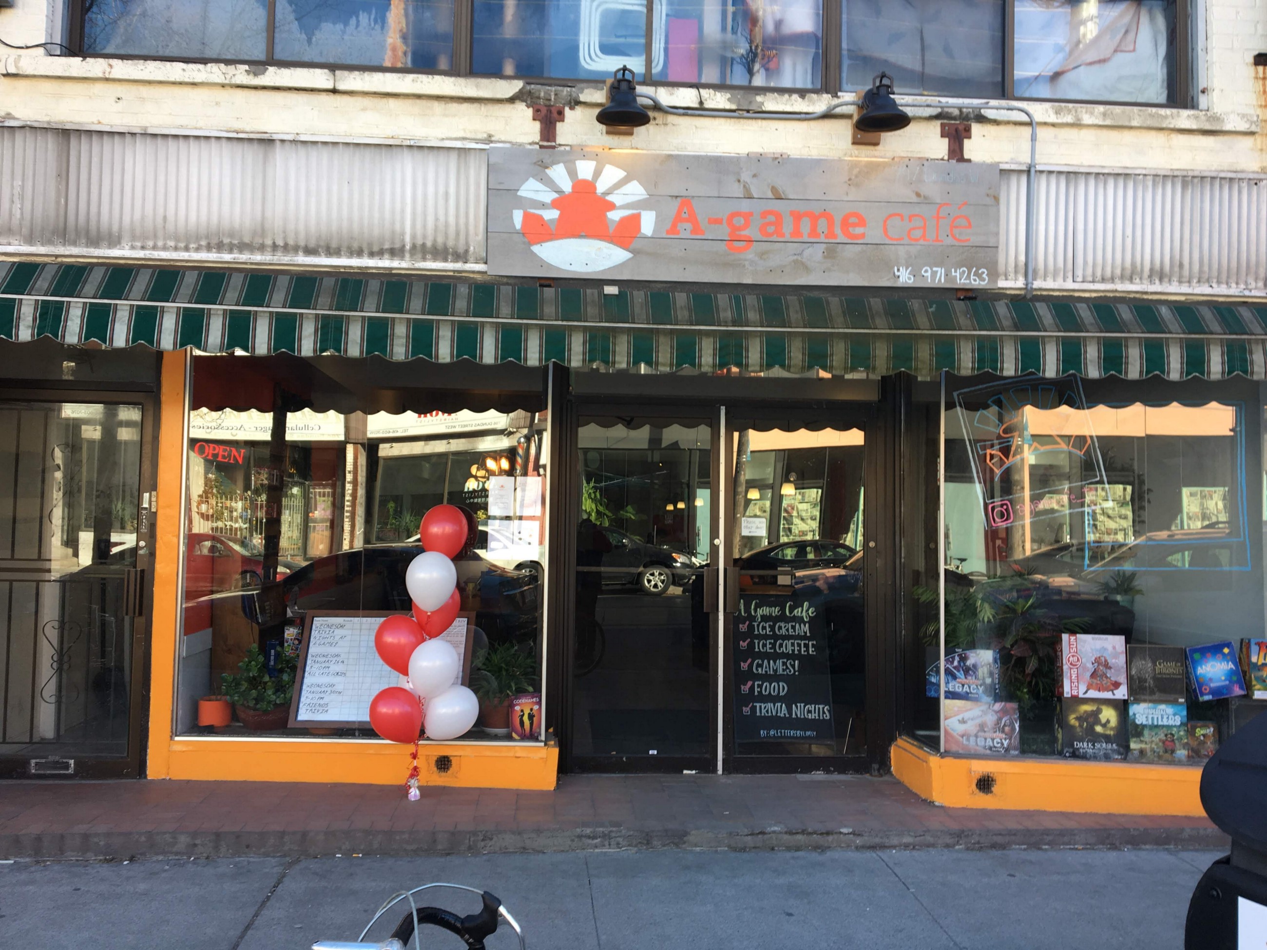 Red/White Store Crossing signature Balloons